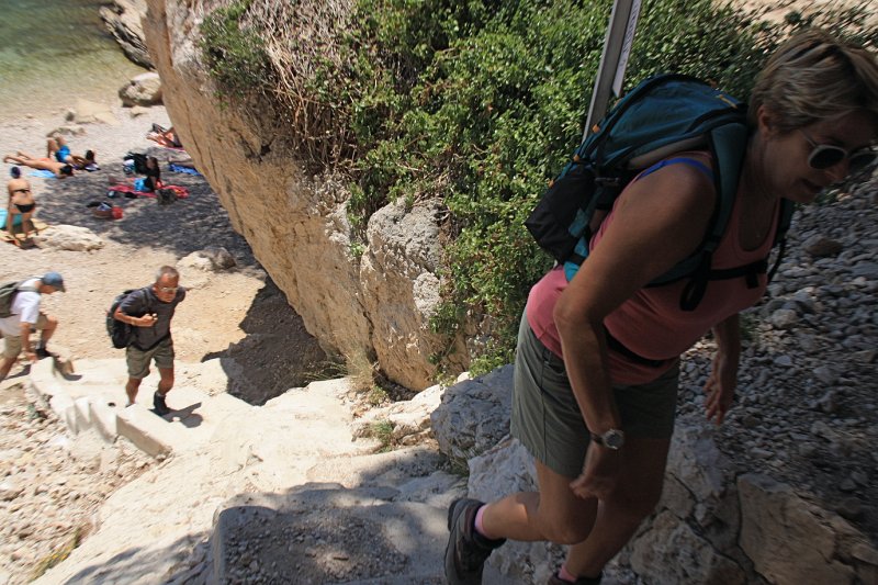 IMG_1894.JPG - NOUS QUITTONS LA PLAGE DE MORGIOU POUR ALLER DECOUVRIR LA CALANQUE DE SUGITON 