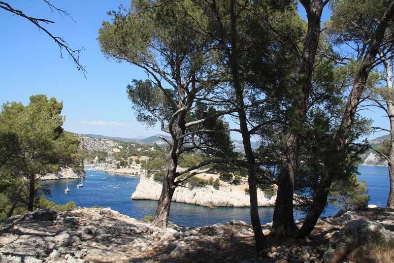 IMG_4621.JPG - VUE SUR LA CALANQUE DE PORT MIOU A MA DROITE 