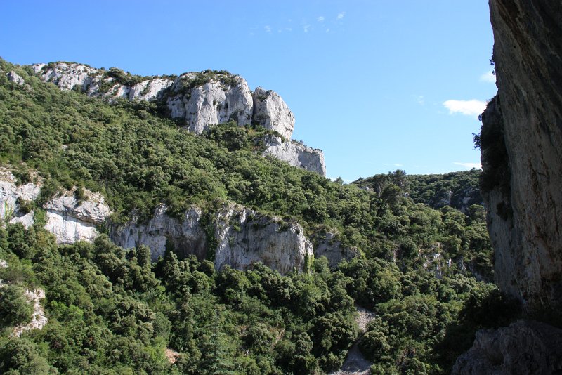 IMG_3469.JPG - VUE SUR LE VERSANT OPPOSE A LA BAUME MARTIN ET SON VALLON 
