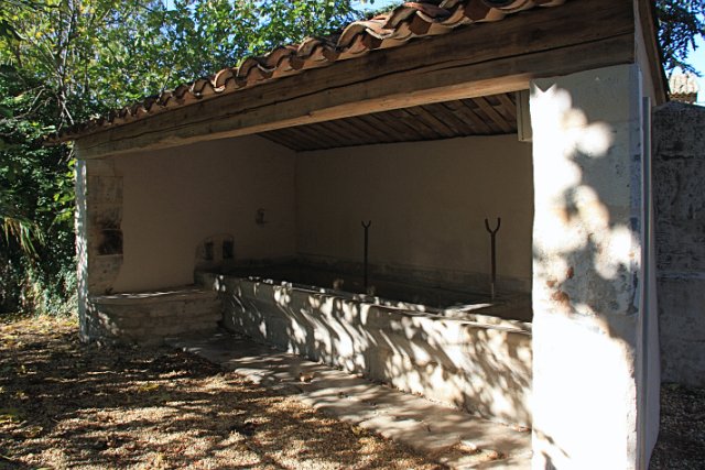 IMG_9540_2.JPG - LAVOIR DE LIOUX