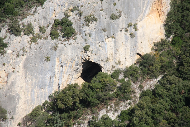 IMG_8087.JPG - BELLE GROTTE DANS LES FALAISES DES ROCHERS DE GUICHONS 