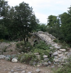 PONT GENOIS A 3 ARCHES ET L ASCO