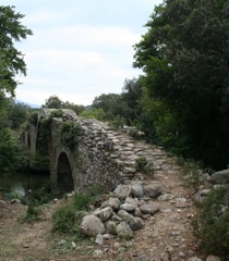 PONT GENOIS A 3 ARCHES ET L ASCO